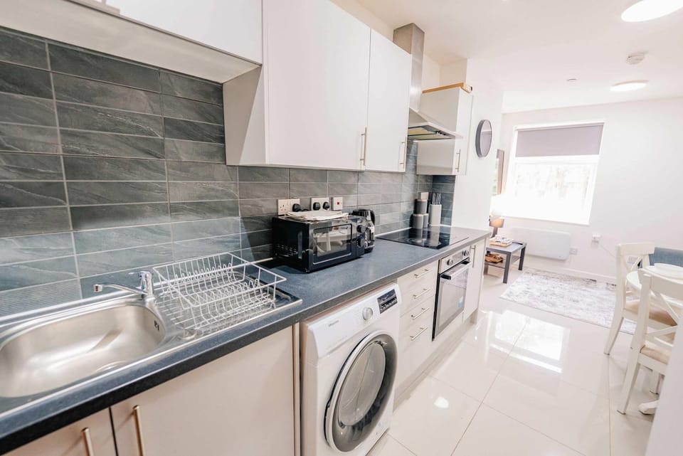 Kitchen or kitchenette, dishwasher, minibar, oven, pet friendly, stove, toaster, washing machine, dryer