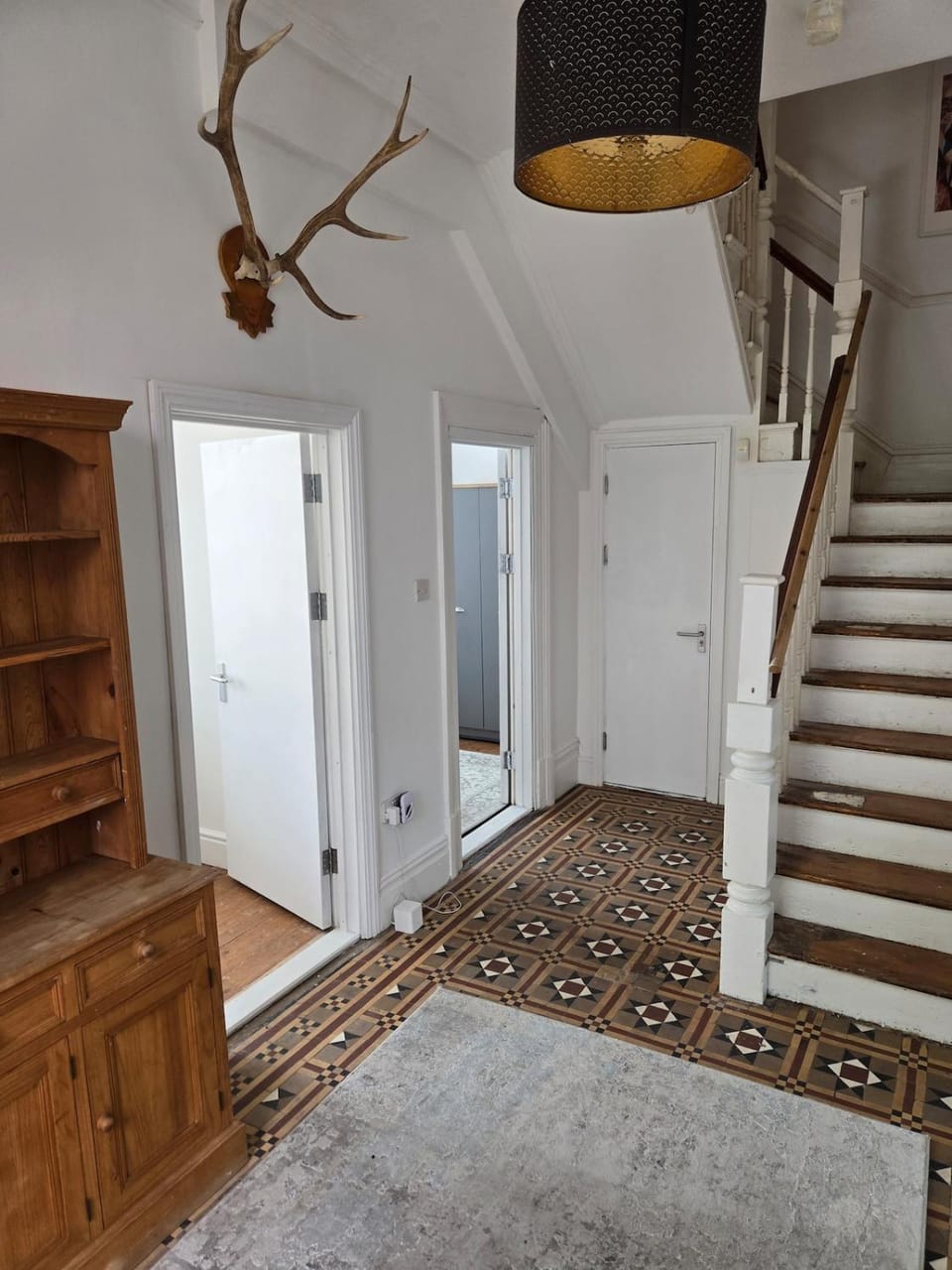 9 Bedroom Victorian house a stones throw from the beach! Apartment in Swansea