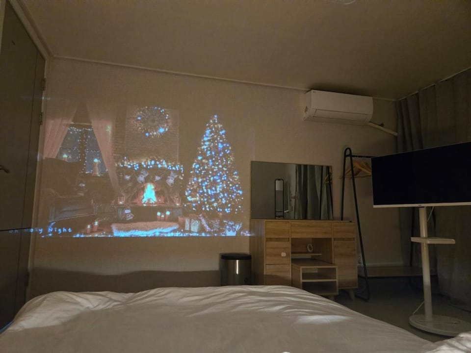 Hidden Blue 101 in Gangnam Apartment in Seoul