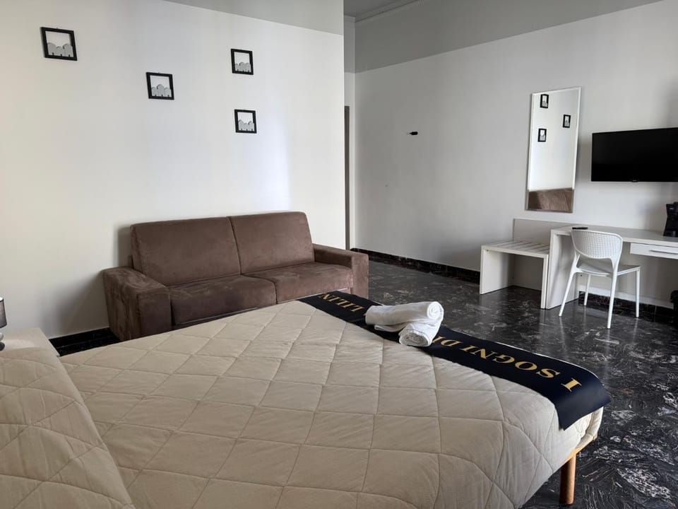 Bed, Photo of the whole room