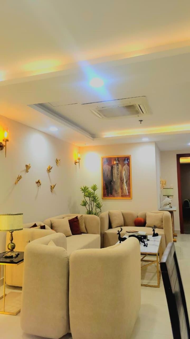 Maison Noir 2-bedroom Designer apartment Gold crest Apartment in Lahore