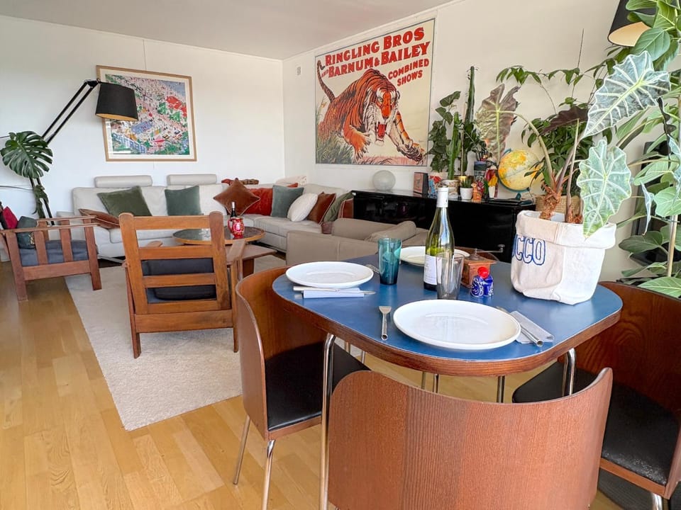 Living room, Dining area