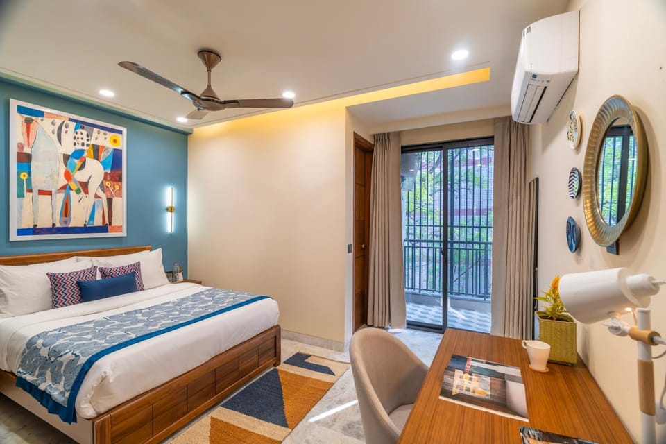 Bedroom, wardrobe, air conditioner