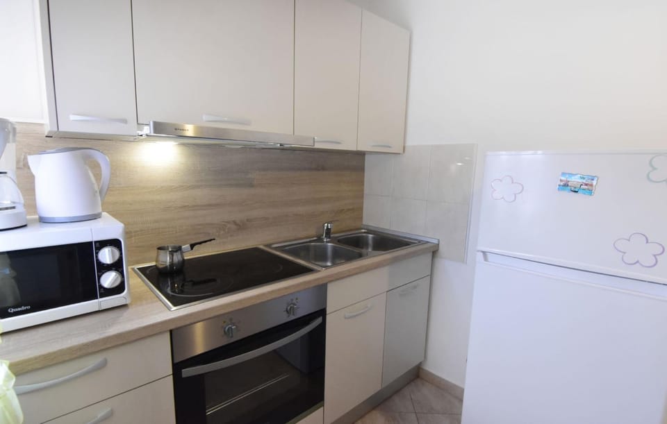 microwave, oven, kitchen
