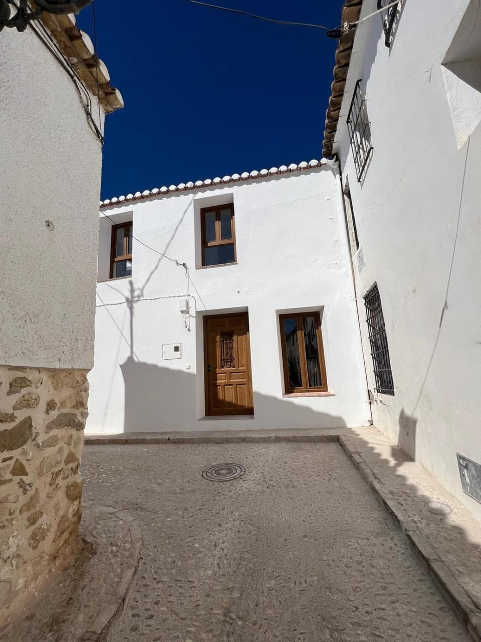 Property building, Street view, Location