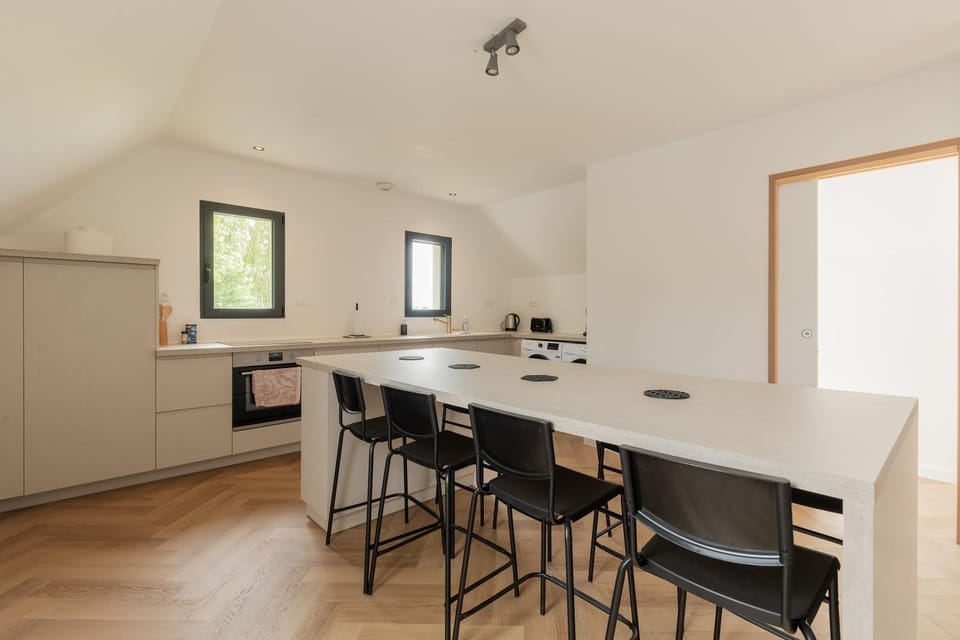 Property building, Kitchen or kitchenette, Living room