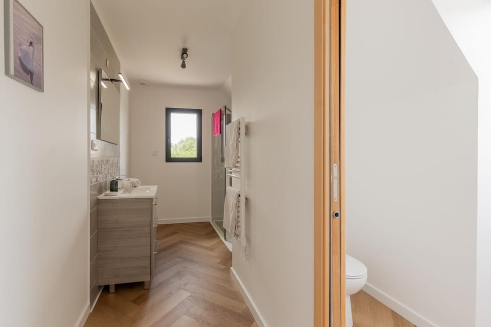 Bathroom, Living room