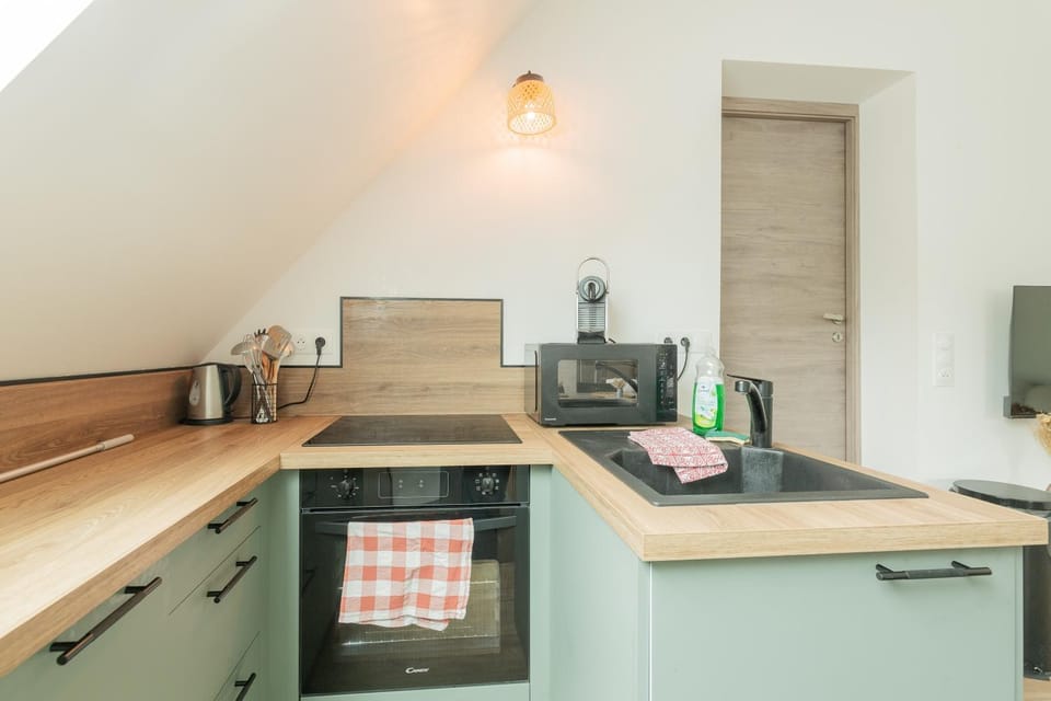 Kitchen or kitchenette, Living room
