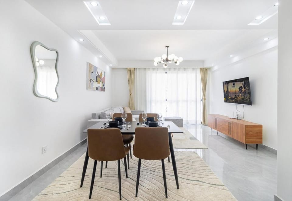 Modern 3BR Westlands Retreat, FastWi-Fi, Self Check Apartment in Nairobi County