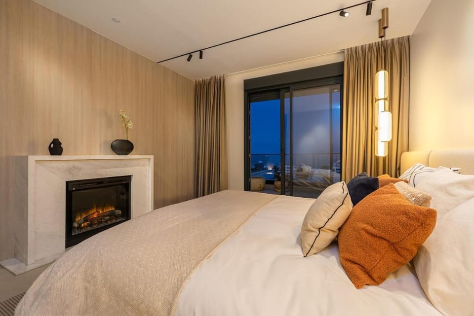Luxury Penthouse with Jacuzzi, Sea View and Gym Apartment in Estepona