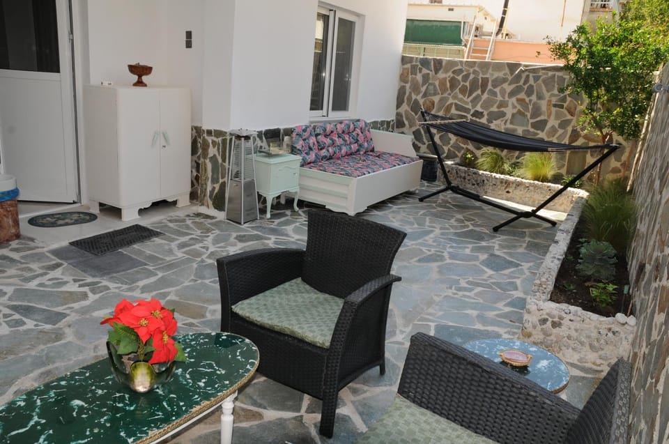 Property building, Day, Garden, Seating area