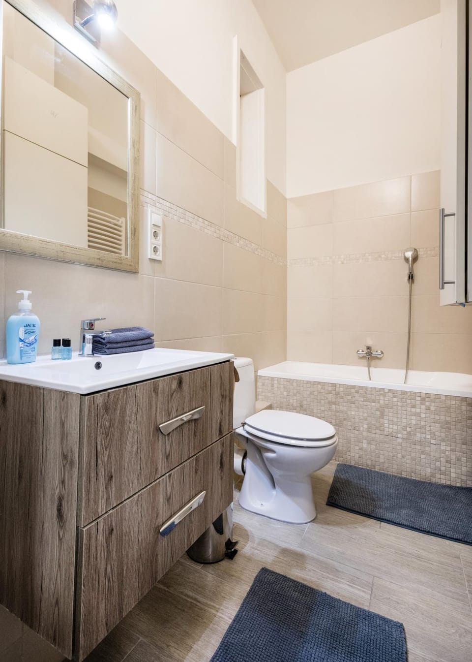 Timeless 3 Bedroom Home Apartment in Budapest