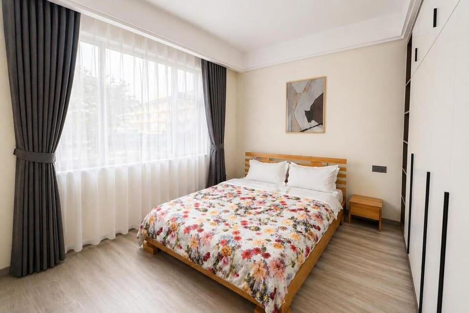 Designer 3BR Kilimani, Heated Pool, Gym and Garden Balcony Apartment in Nairobi County