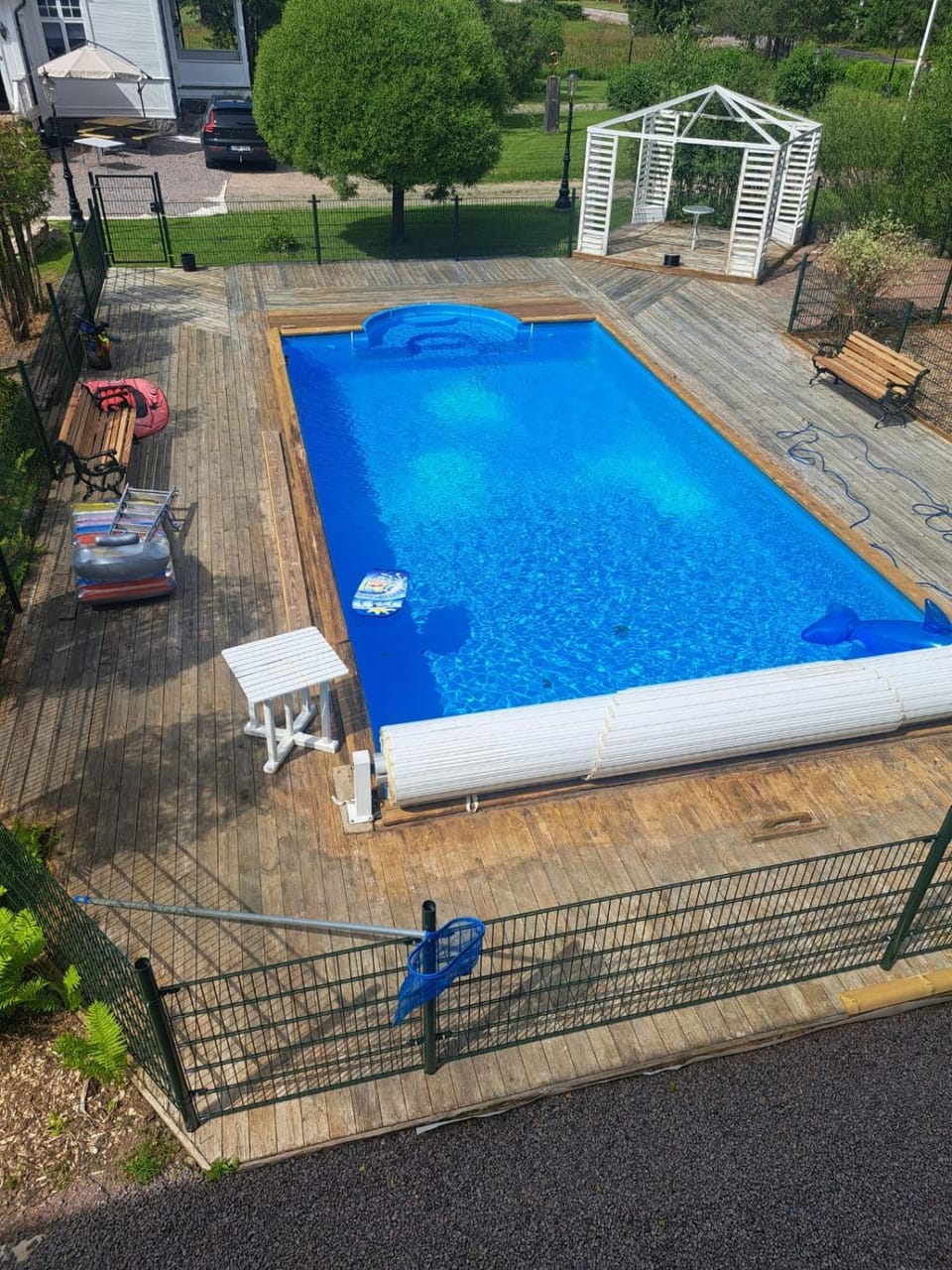 Swimming pool