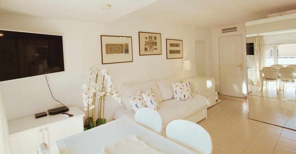Le Studio des Deux Frontières Apartment in Avenue du Carnier