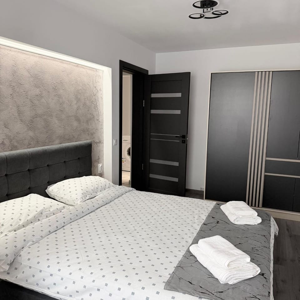 FLH - Emina Nest 2BR for 6 near Shopping City Apartment in Sibiu