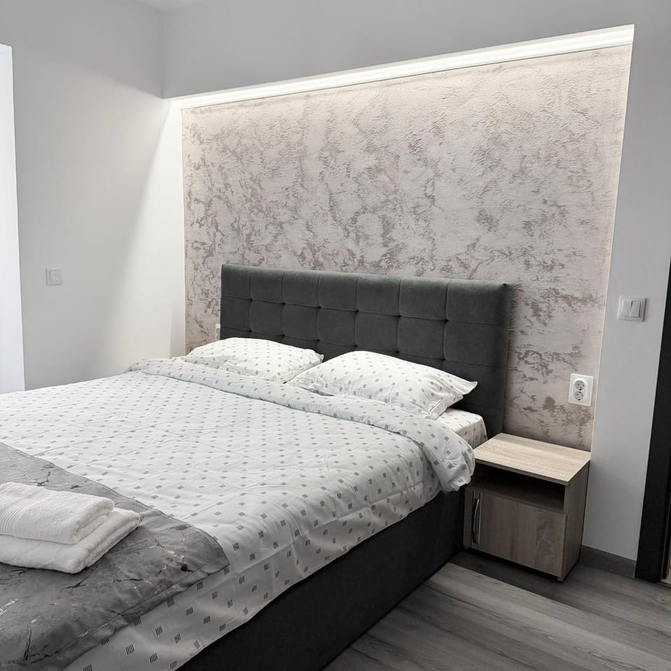 FLH - Emina Nest 2BR for 6 near Shopping City Apartment in Sibiu