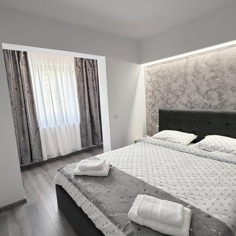 FLH - Emina Nest 2BR for 6 near Shopping City Apartment in Sibiu