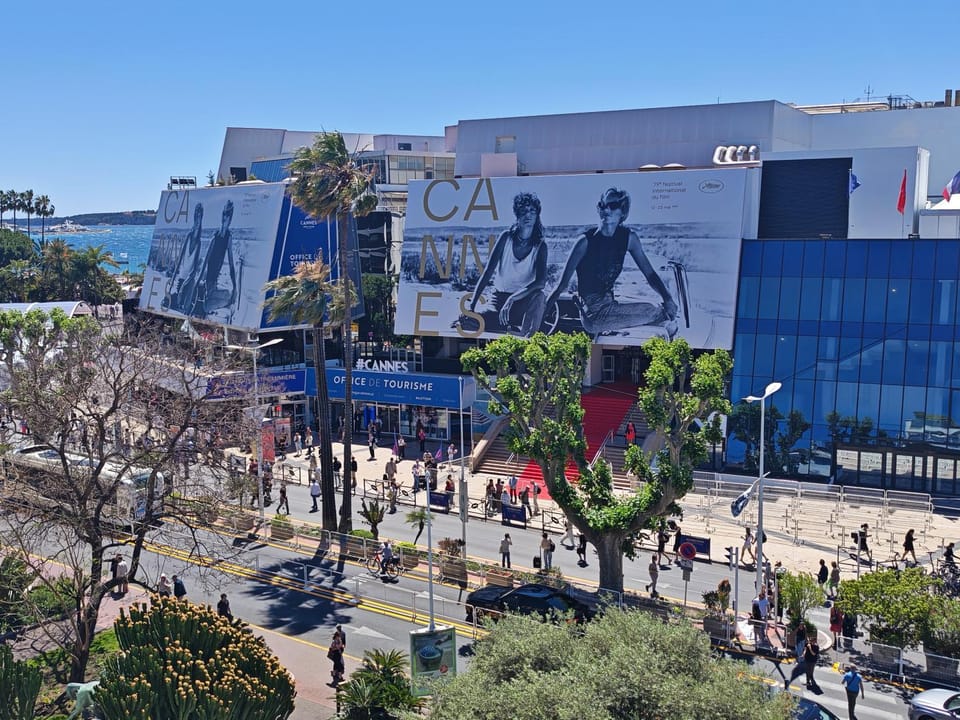 Cannes - Croisette - Direct facing Palais des Festivales - ID709 Square9 Apartment in Cannes