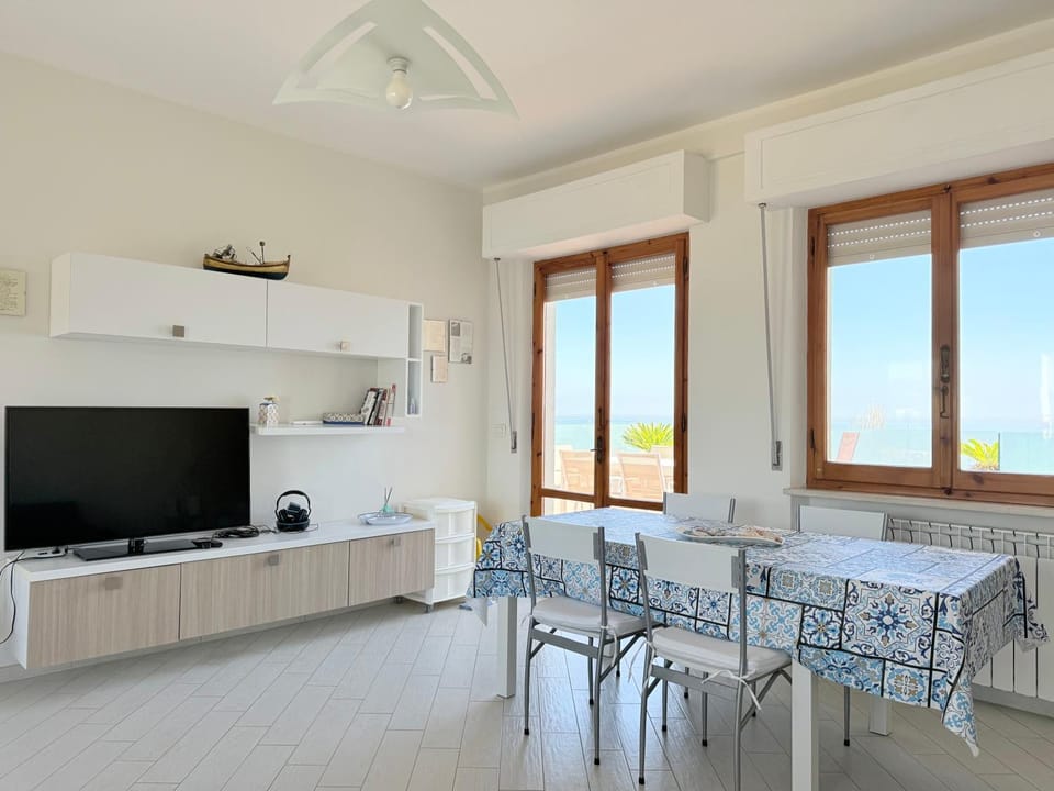 P095 - Porto Recanati, nuovo trilocale con ampio terrazzo vista mare Apartment in Marche