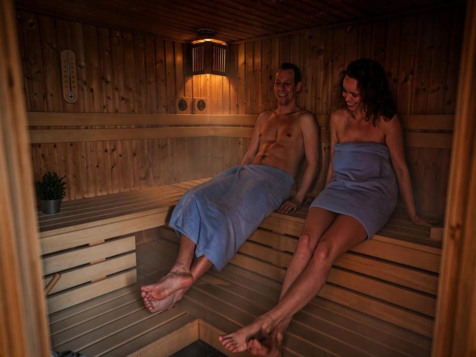 People, Sauna