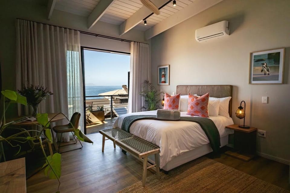 Ocean Penthouse Studios, Hermanus Waterfront Apartments Apartment in Hermanus