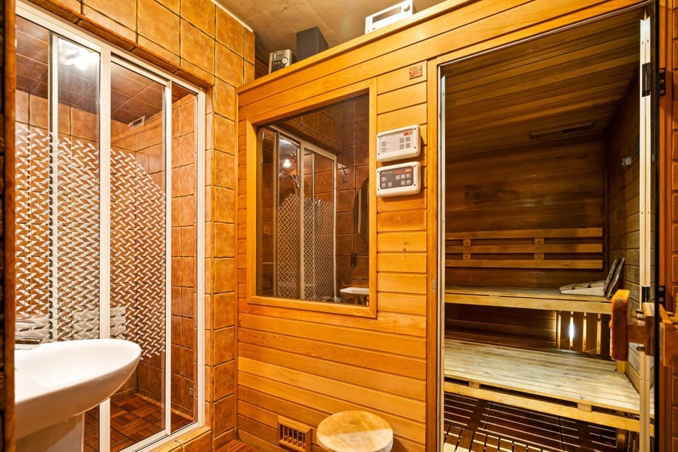 Shower, Sauna, Bathroom