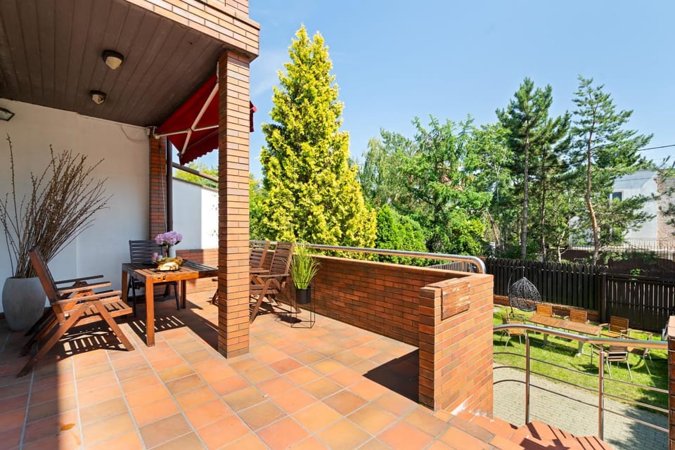 Property building, Patio, Spring, Day, Garden, View (from property/room), Balcony/Terrace, Dining area, Garden view