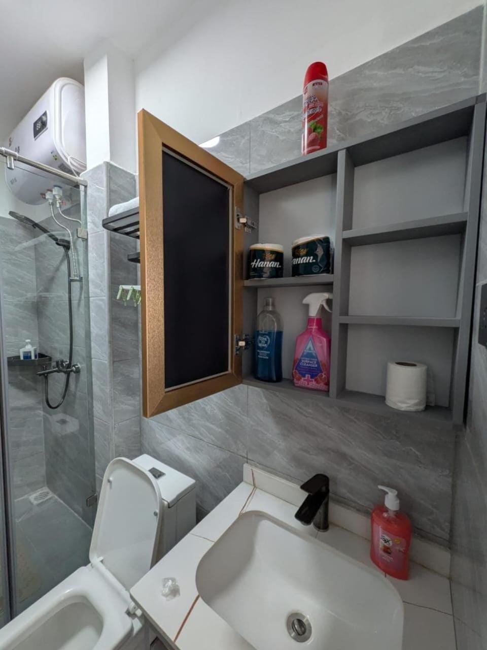 Elegant Escape at Golden Mango Heights Kilimani Apartment in Nairobi County