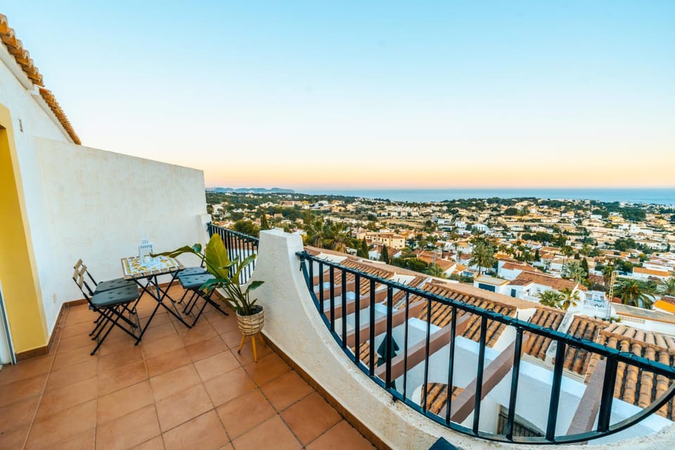 Balcony/Terrace, City view, Sea view, Street view