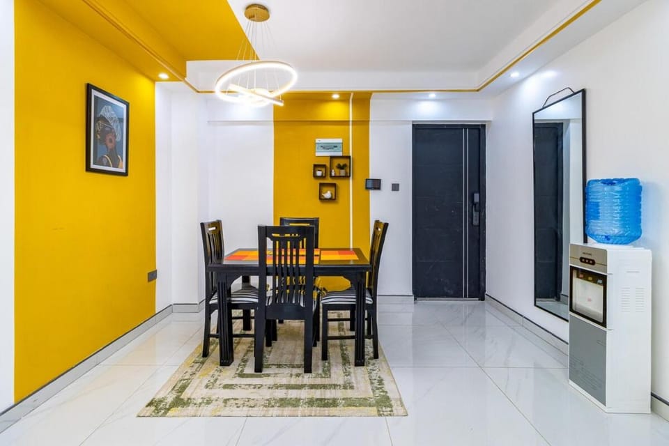 Modern 2BR Alina Harbour, Pool, Gym, Walk to Yaya Centre Apartment in Nairobi County