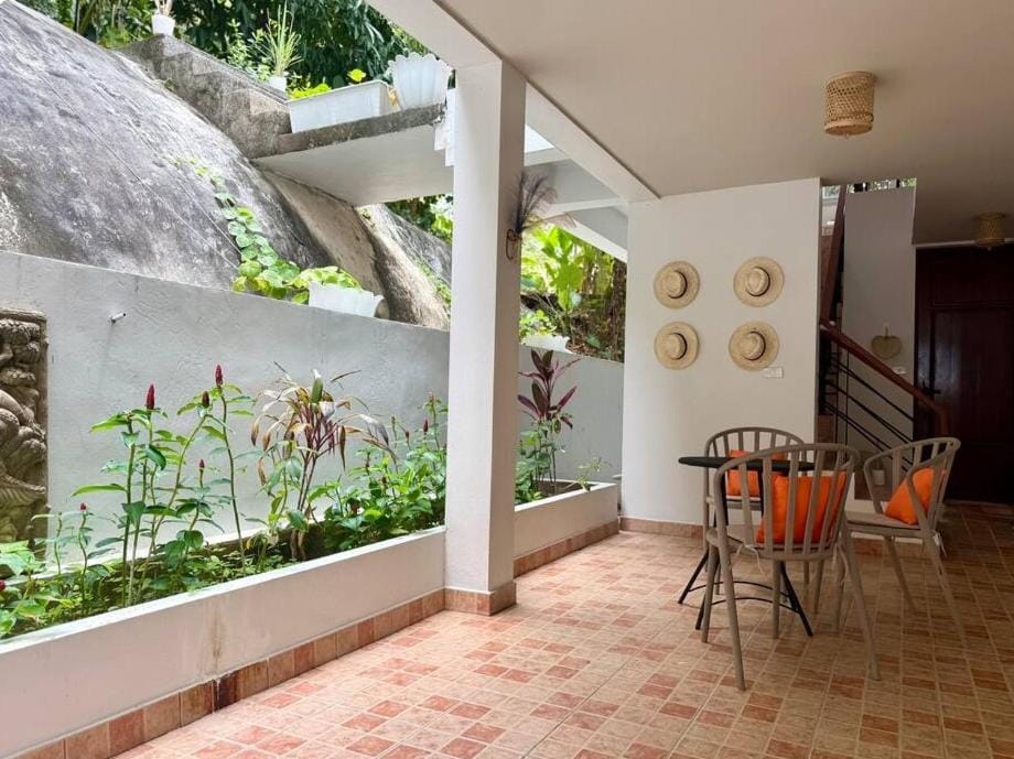 Jungle House Phuket - Seaview Retreat Apartment in Patong