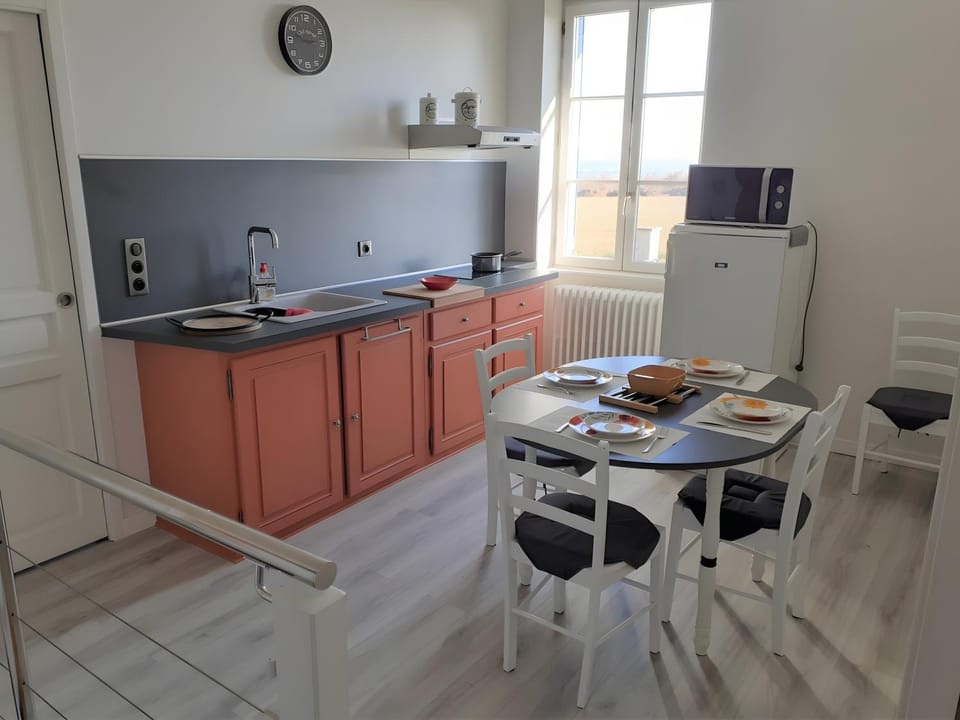 Property building, Kitchen or kitchenette, Living room