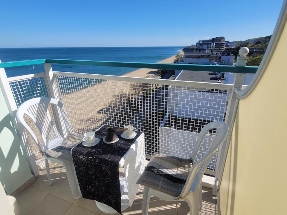 Natural landscape, View (from property/room), Balcony/Terrace, Beach, Sea view
