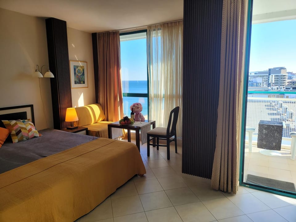 Bed, View (from property/room), Balcony/Terrace, Photo of the whole room, Sea view