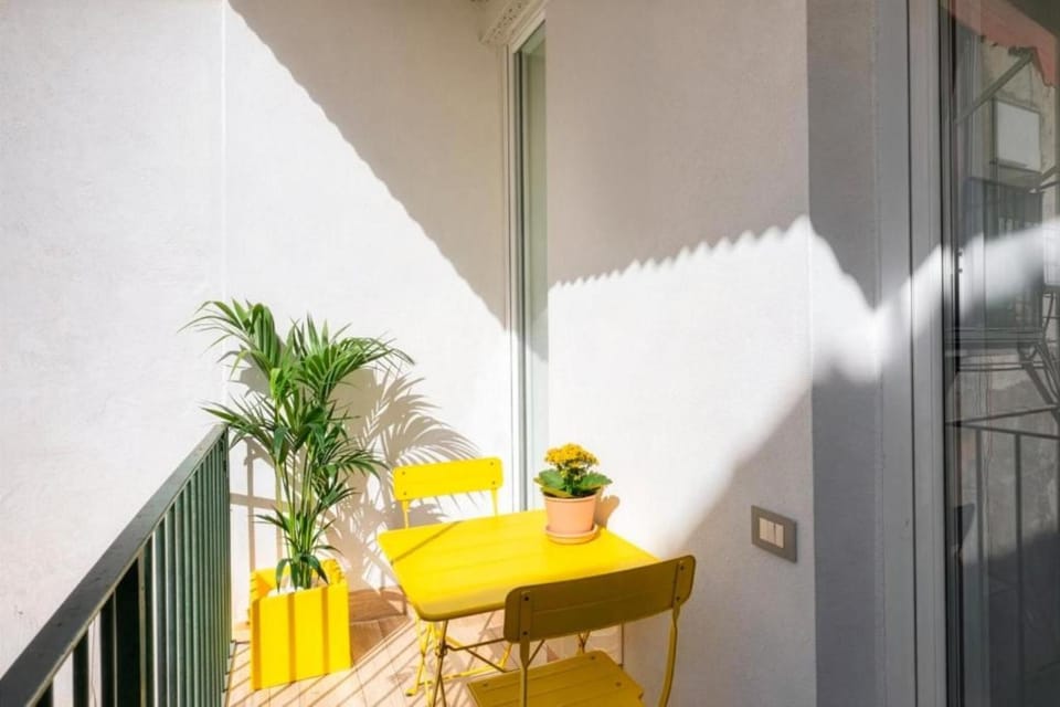 Luxury Stay in the Historic Center Apartment in Naples