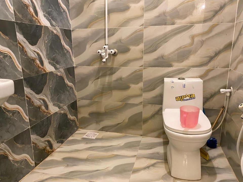 White Rose bNb Guest House Bed and Breakfast in Karachi