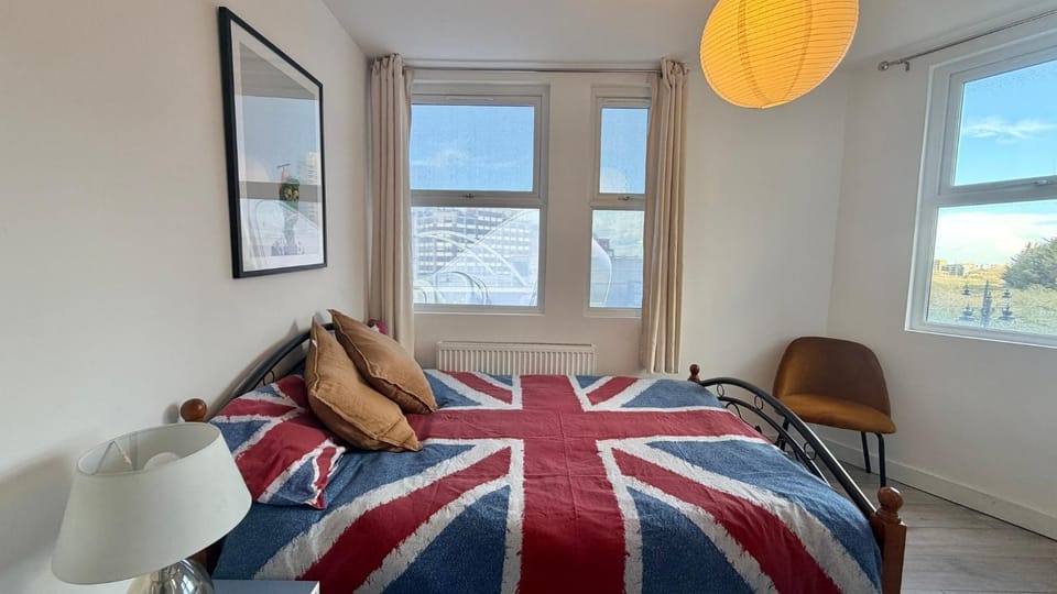 Shoreditch Hub - Stylish Private Rooms Bed and Breakfast in London Borough of Islington