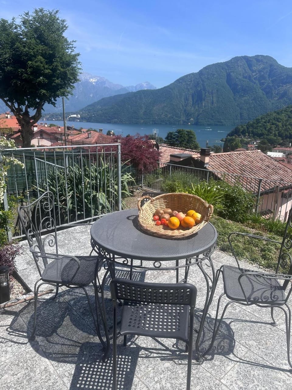 Patio, Day, Natural landscape, Dining area, Mountain view