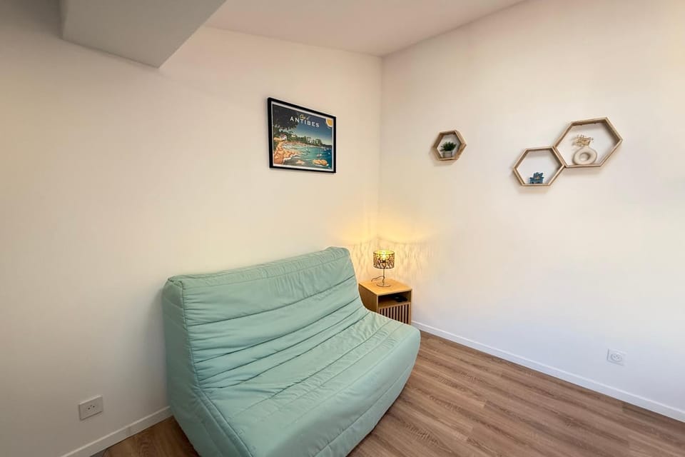Viel Antibes - studio rénové & plein de charme Apartment in Antibes