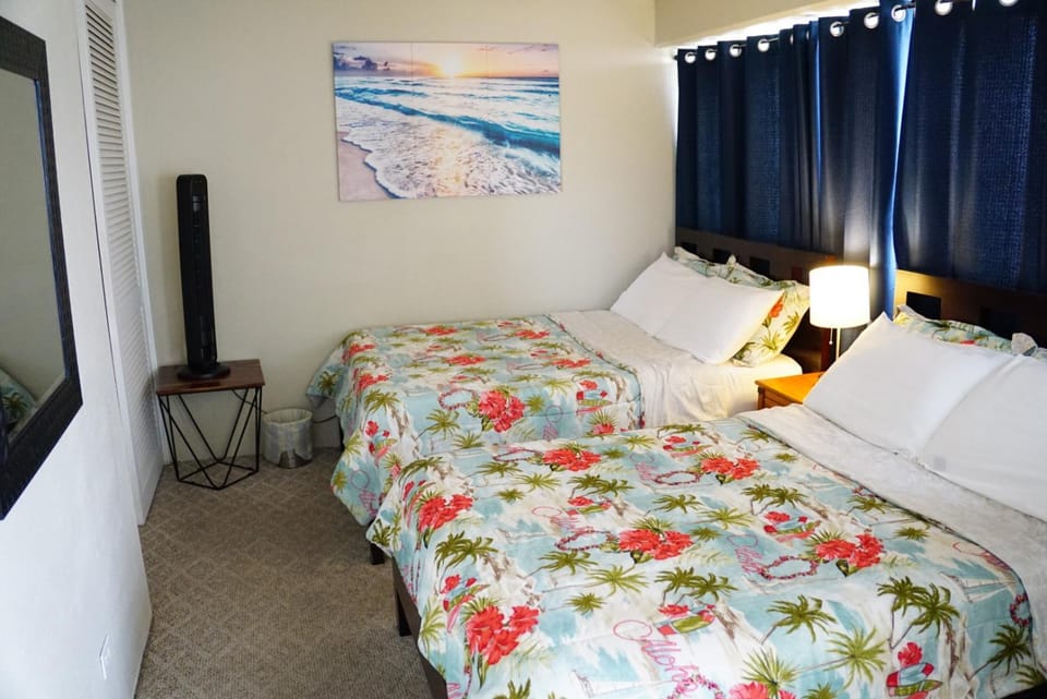 Waikiki condo 2 bedroom FREE parking 4beds Apartment hotel in McCully-Moiliili
