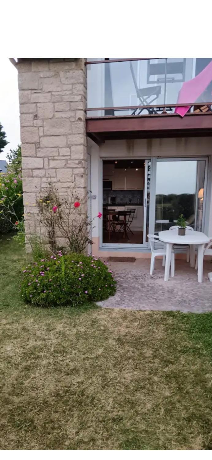 Studio les pieds dans l eau Apartment in Brittany