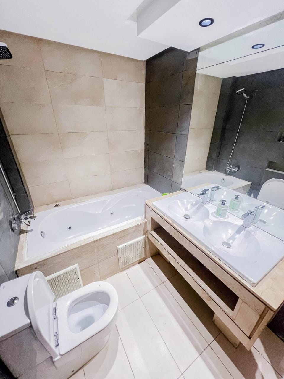 Elite Living in Hay Riad - Double Salon & Suites - 5 Apartment in Rabat