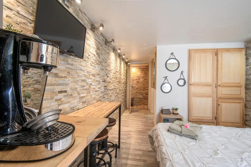 Studio near Old Port Panier and Station Apartment in Marseille