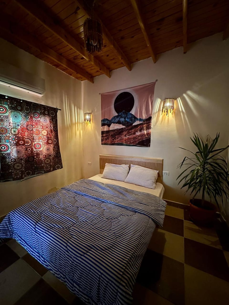 Bed, Photo of the whole room, Bedroom