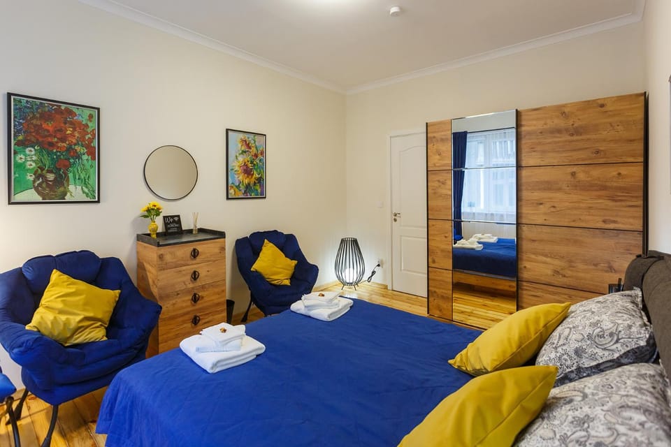 Bed, Photo of the whole room, Bedroom, towels, wardrobe