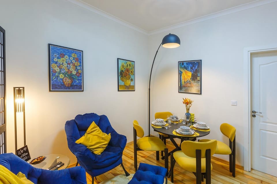 Living room, Decorative detail, Seating area, Dining area