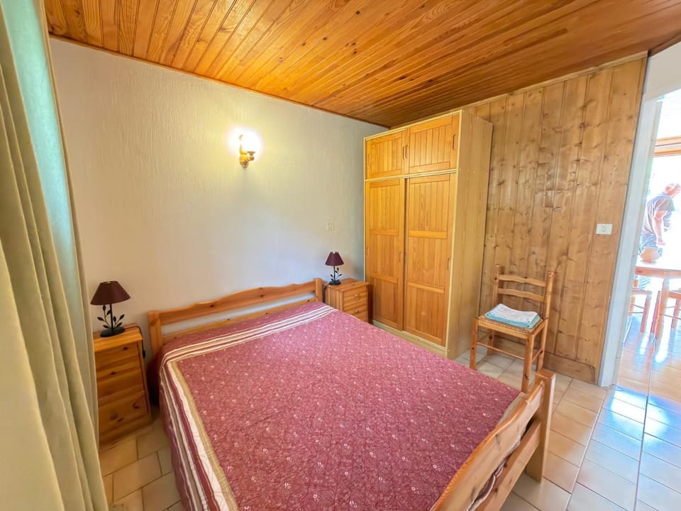 Bed, Bedroom, wardrobe