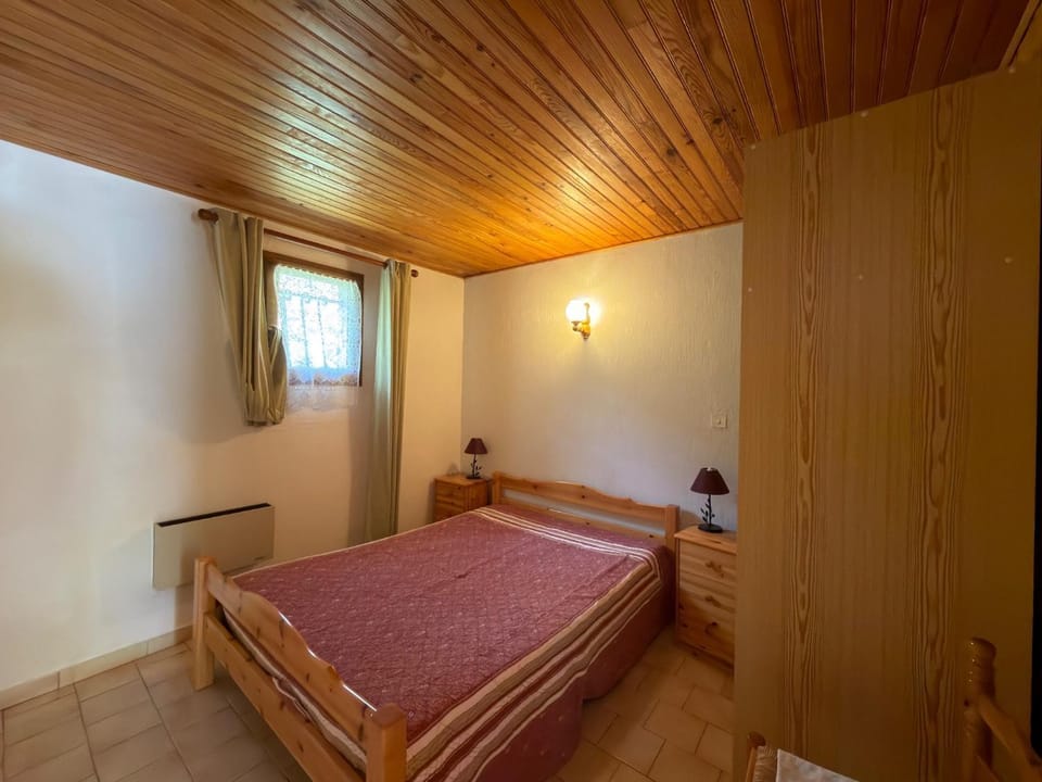 Bed, Bedroom, wardrobe