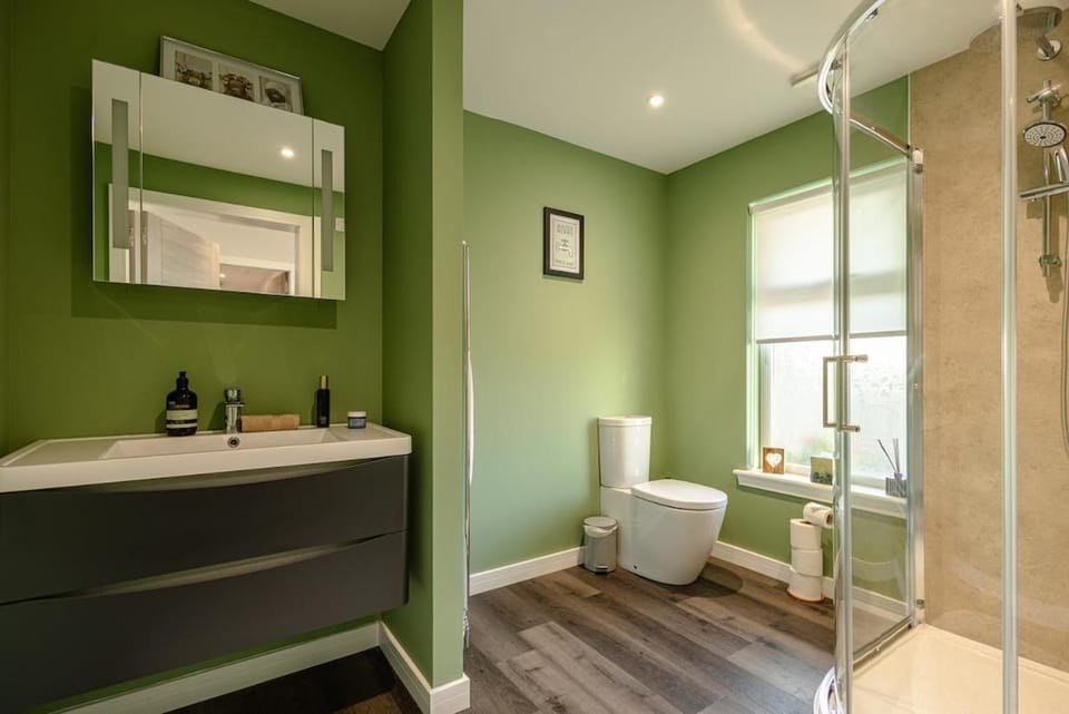 Cranachan Hot Tub by Carnoustie Golf & Distillery House in Carnoustie